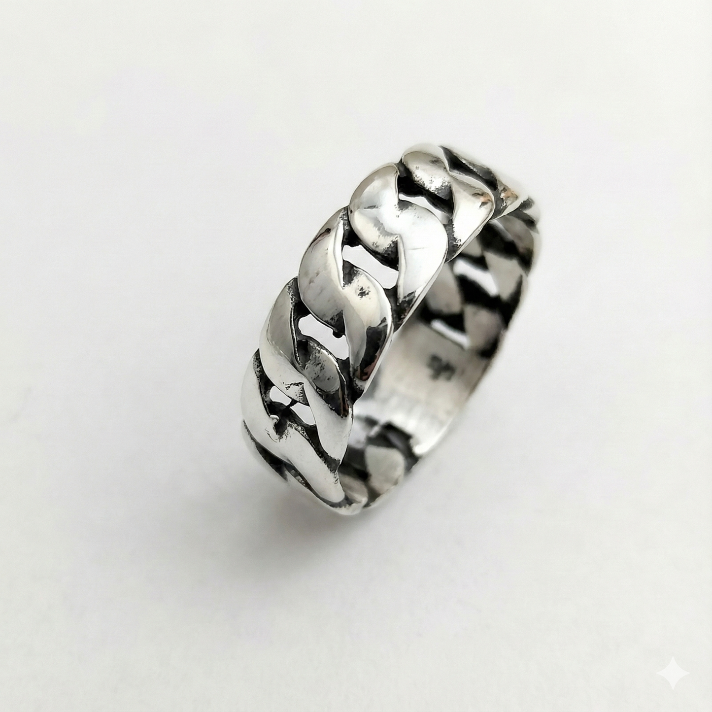 Virexa Loop Ring