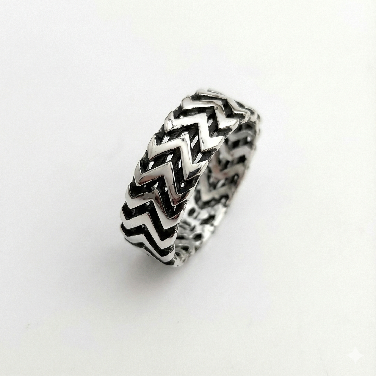Zymera Wave Ring