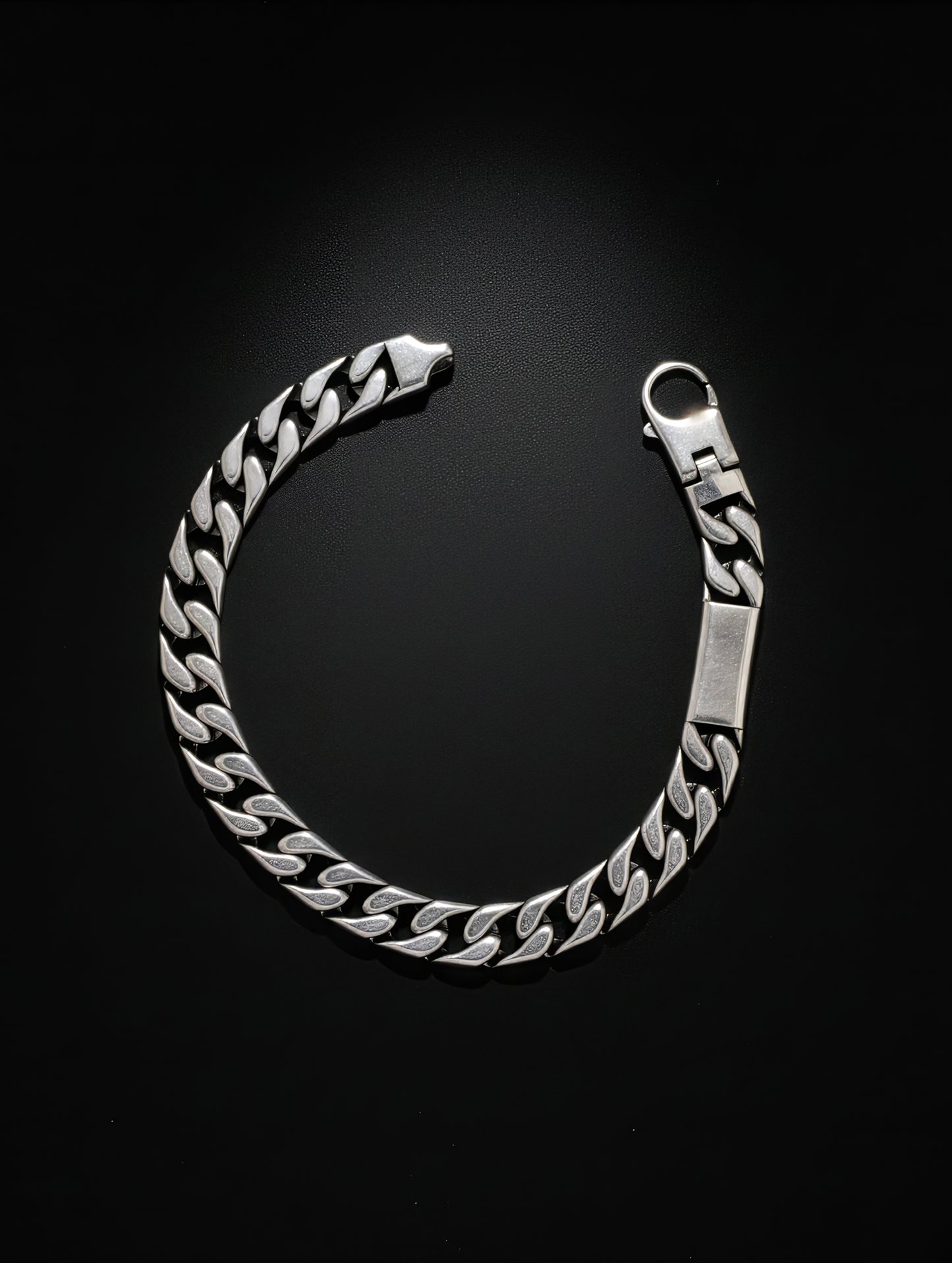 Brevik Flow Bracelet