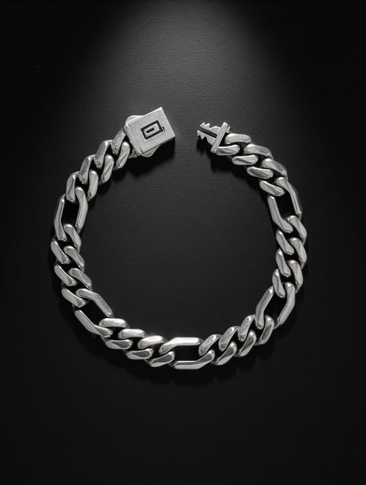 Bravik Chainmark Bracelet