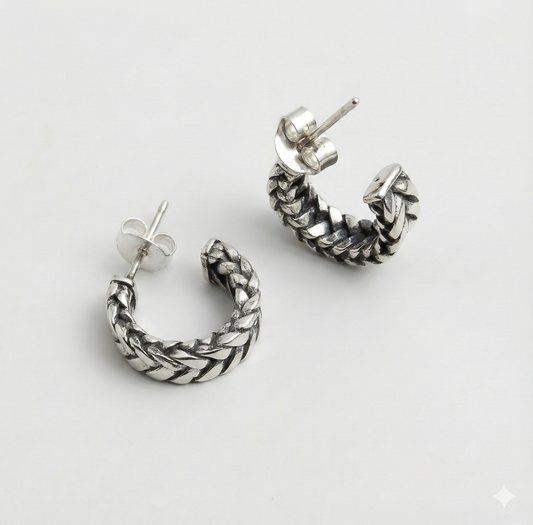 Arelis Knot Studs